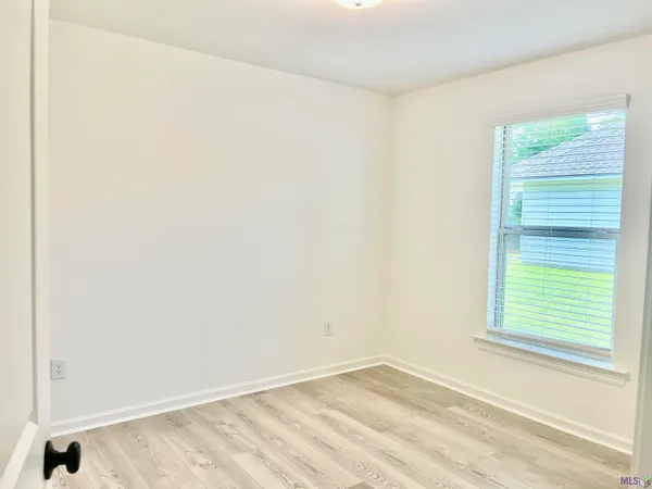 $1,750 | 10922 South Lakeside Drive, Denham Springs, LA 70726