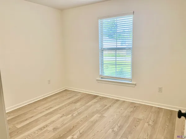$1,750 | 10922 South Lakeside Drive, Denham Springs, LA 70726