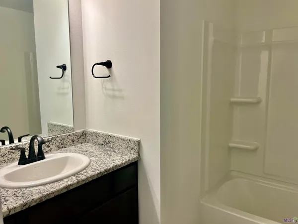 $1,750 | 10922 South Lakeside Drive, Denham Springs, LA 70726