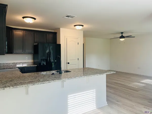 $1,750 | 10922 South Lakeside Drive, Denham Springs, LA 70726