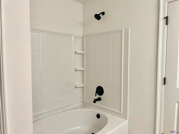 $1,750 | 10922 South Lakeside Drive, Denham Springs, LA 70726