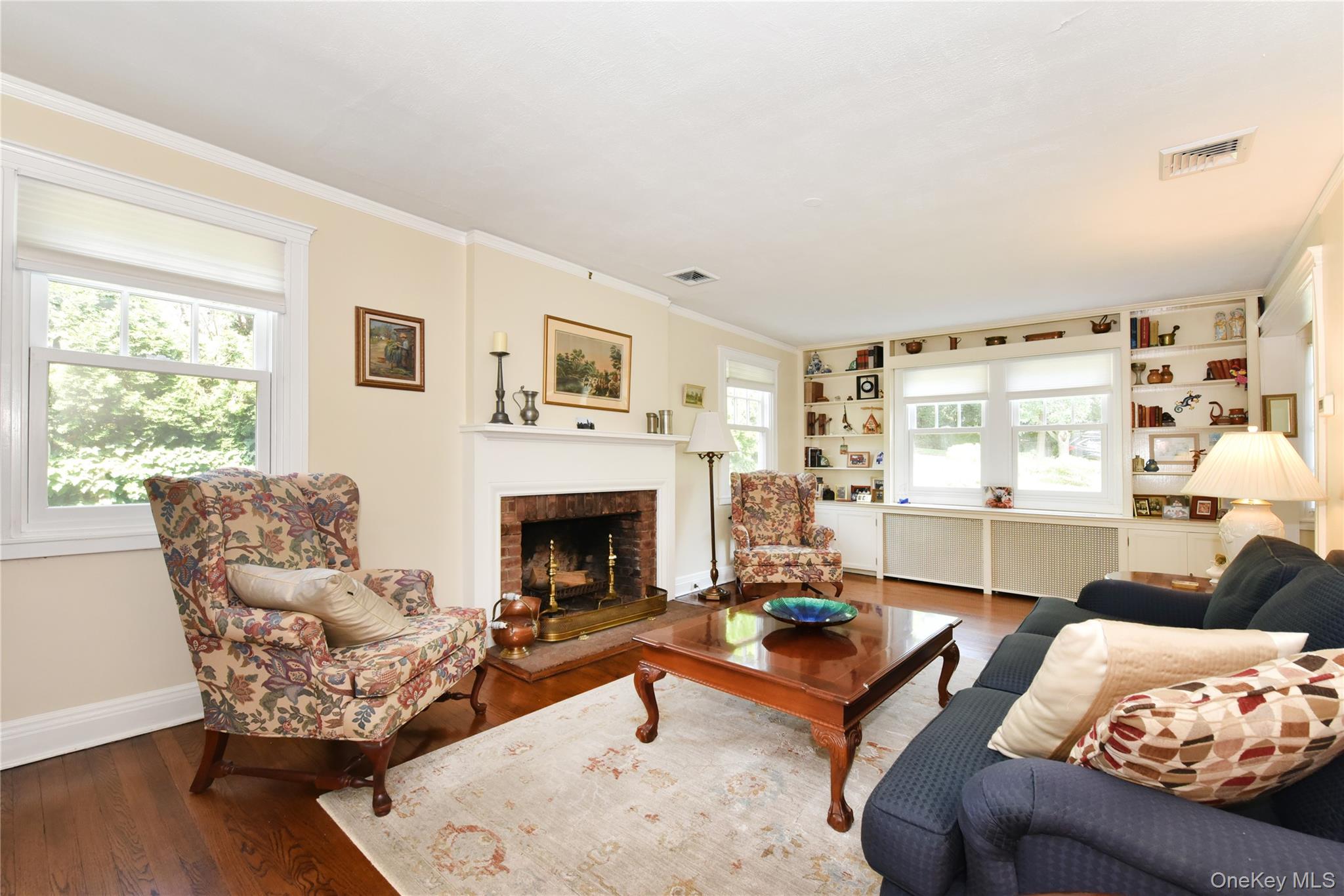 308 38th Road Queens, NY 11363 - Photo 6 of 30 Gallery Image 6