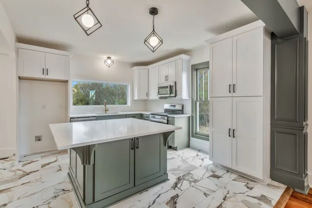 $749,900 | 203 Liberty Lane, Madison, TN 37115