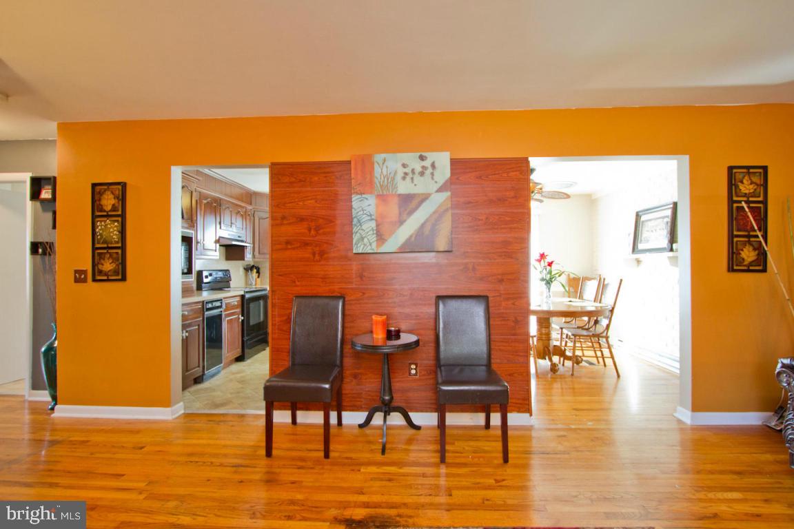 422 Haverhill Road Lancaster, PA 17601 - Photo 3 of 36