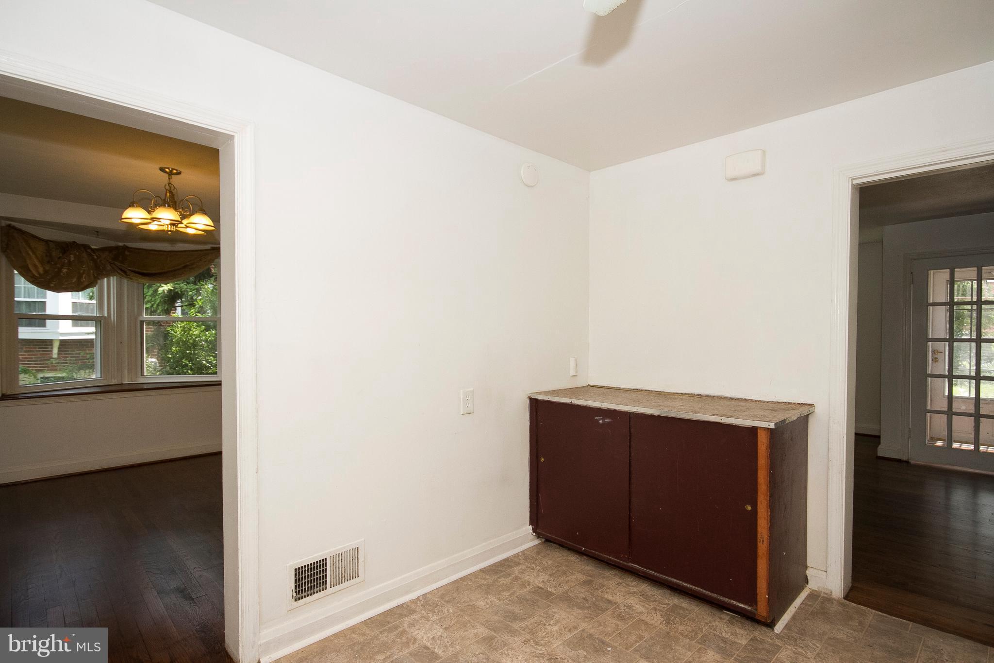 8120 Pleasant Plains Road Towson, MD 21286 - Photo 11 of 28 Kitchen