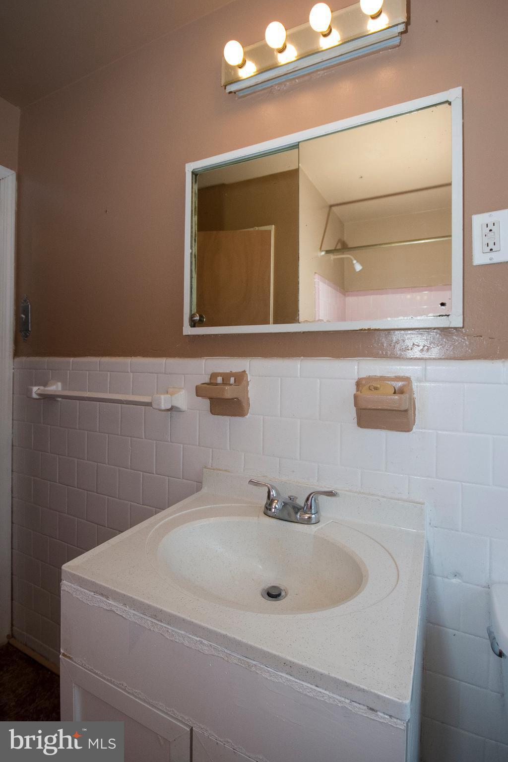8120 Pleasant Plains Road Towson, MD 21286 - Photo 19 of 28 Hall Bath