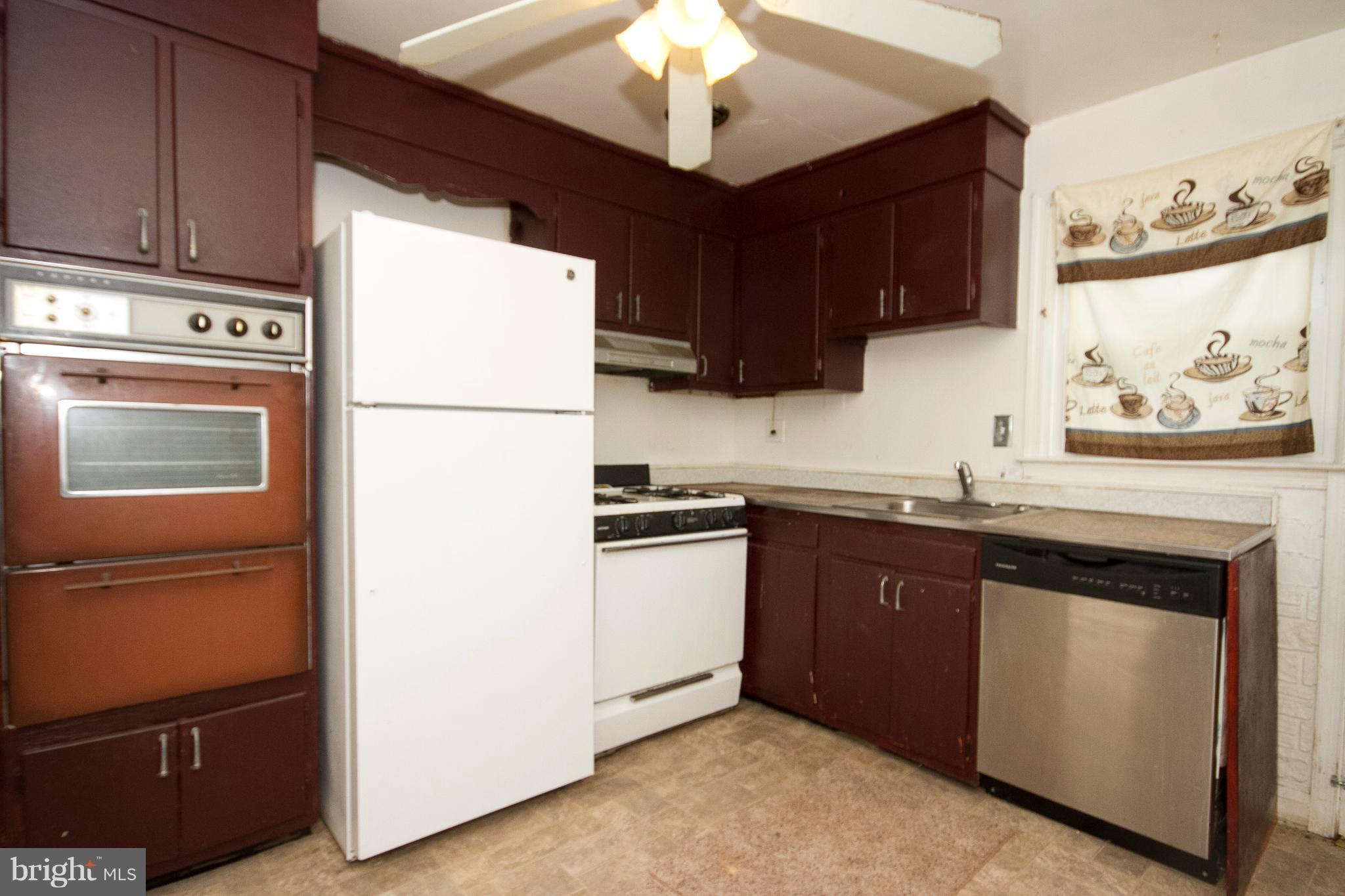 8120 Pleasant Plains Road Towson, MD 21286 - Photo 9 of 28 Kitchen