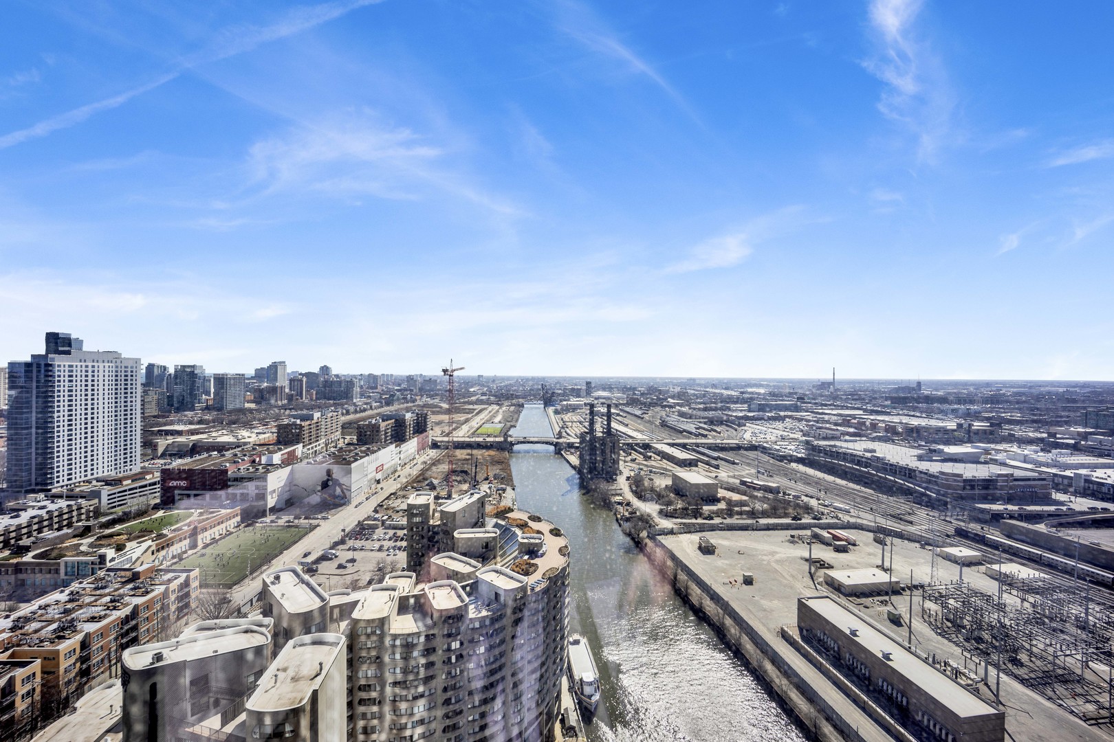 234 West Polk Street, Unit 2903 Chicago, IL 60607 - Photo 4 of 39 an aerial view of a city