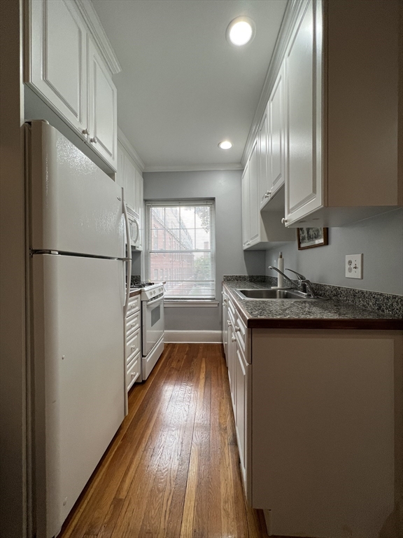 21 Bradlee Road, Unit 35 Medford, MA 02155 - Photo 9 of 15