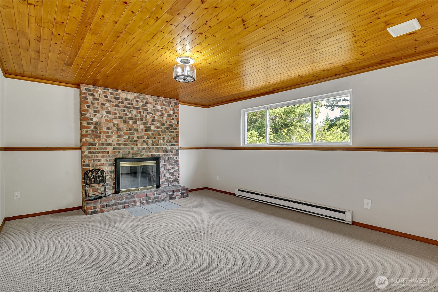 46 Ira Light Street Steilacoom, WA 98388 - Photo 21 of 35 an empty room with windows