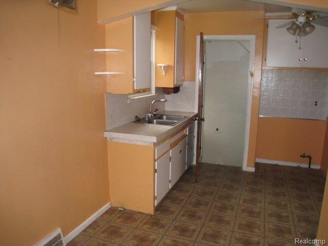 15916 Bringard Drive Detroit, MI 48205 - Photo 10 of 12 Kitchen