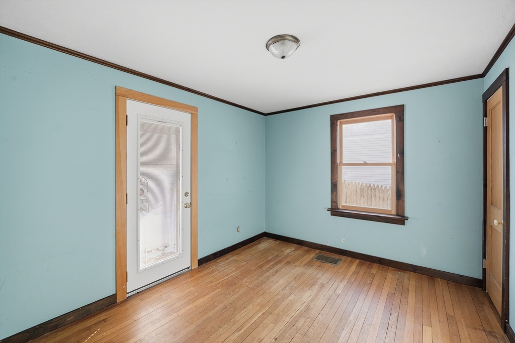 163 Powell Avenue Springfield, MA 01118 - Photo 18 of 26