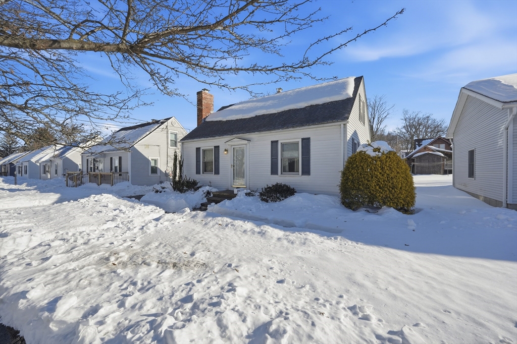 163 Powell Avenue Springfield, MA 01118 - Photo 2 of 26