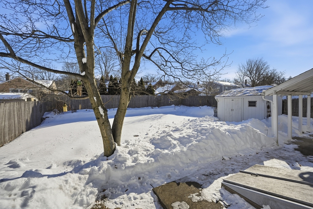 163 Powell Avenue Springfield, MA 01118 - Photo 5 of 26