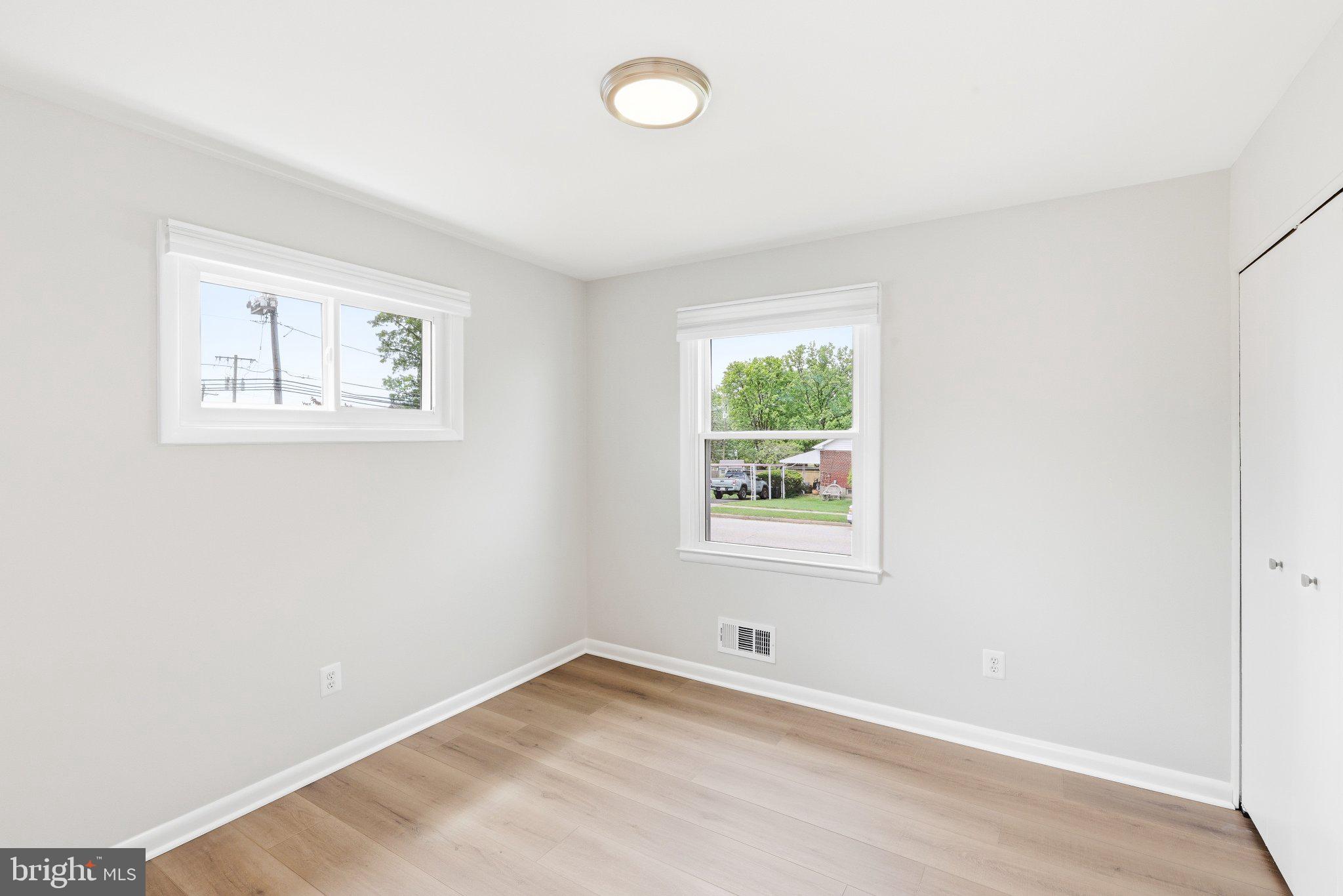 9005 Perring Park Road Baltimore, MD 21234 - Photo 11 of 20 an empty room with a window