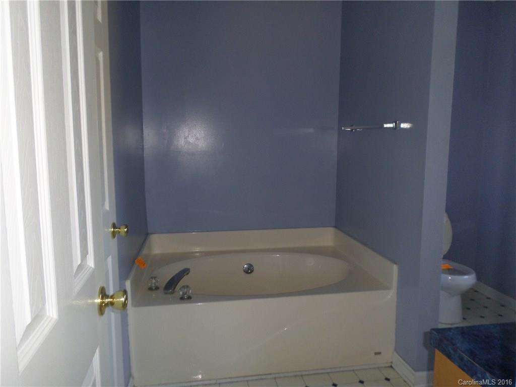 2680 Cassel's Road Chester, SC 29706 - Photo 14 of 22 a bathroom with a tub