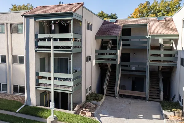 a view of a entryway of the house