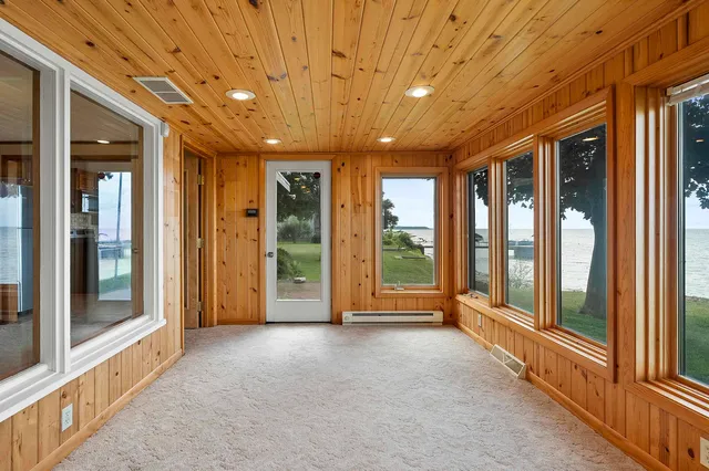 $724,900 | N9613 Bay Shore Lane, Luxemburg, WI 54217