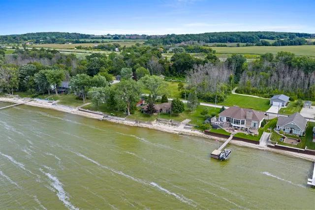 $724,900 | N9613 Bay Shore Lane, Luxemburg, WI 54217