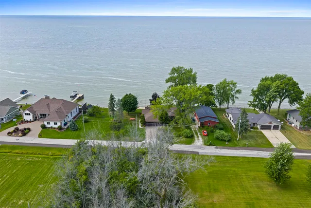 $724,900 | N9613 Bay Shore Lane, Luxemburg, WI 54217