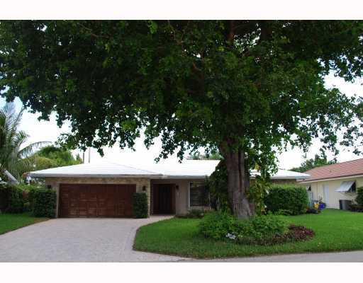 811 Malaga Drive Boca Raton, FL 33432 - Photo 1 of 7 Primary Photo