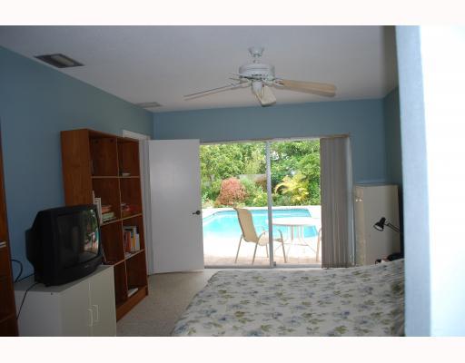 811 Malaga Drive Boca Raton, FL 33432 - Photo 5 of 7 Additional Photo