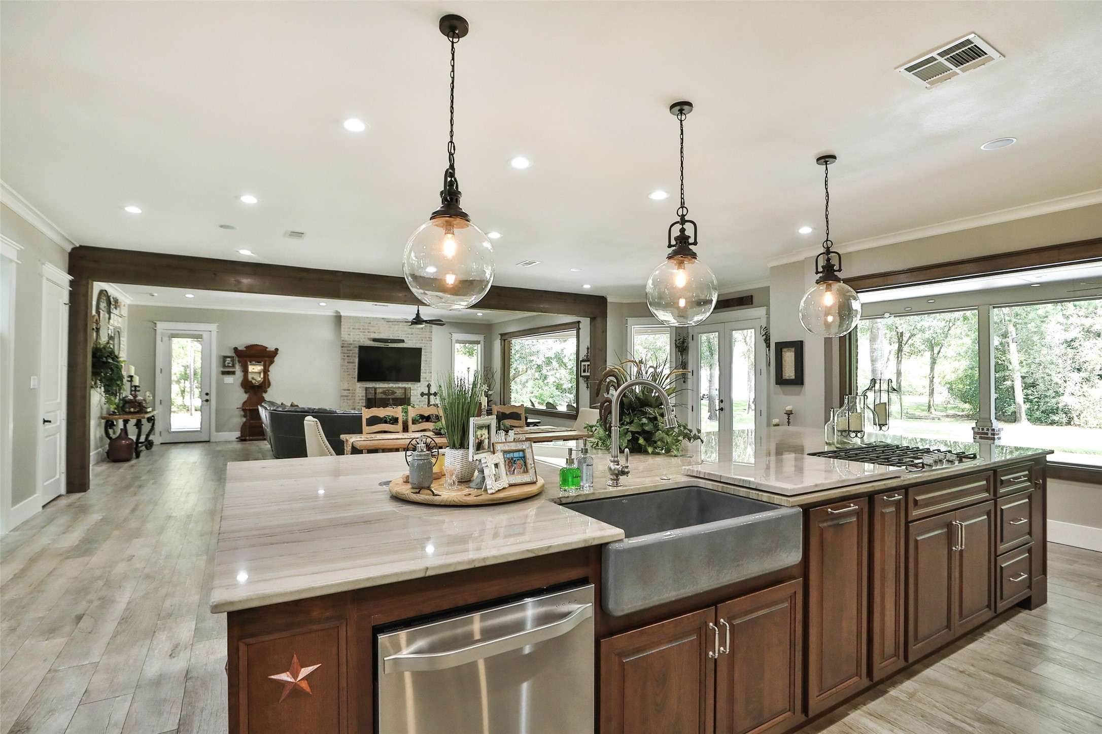 12126 Zion Road Tomball, TX 77375 - Photo 18 of 45 a kitchen with lots of counter top space