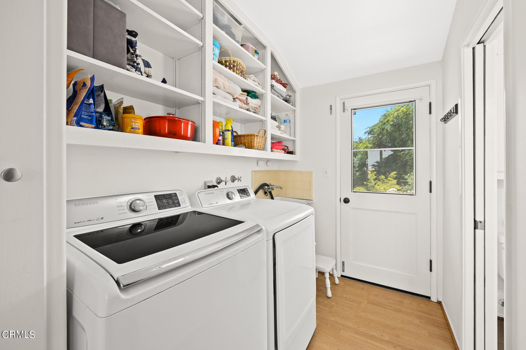 636 Knight Way La Canada Flintridge, CA 91011 - Photo 15 of 44 a utility room with dryer and washer