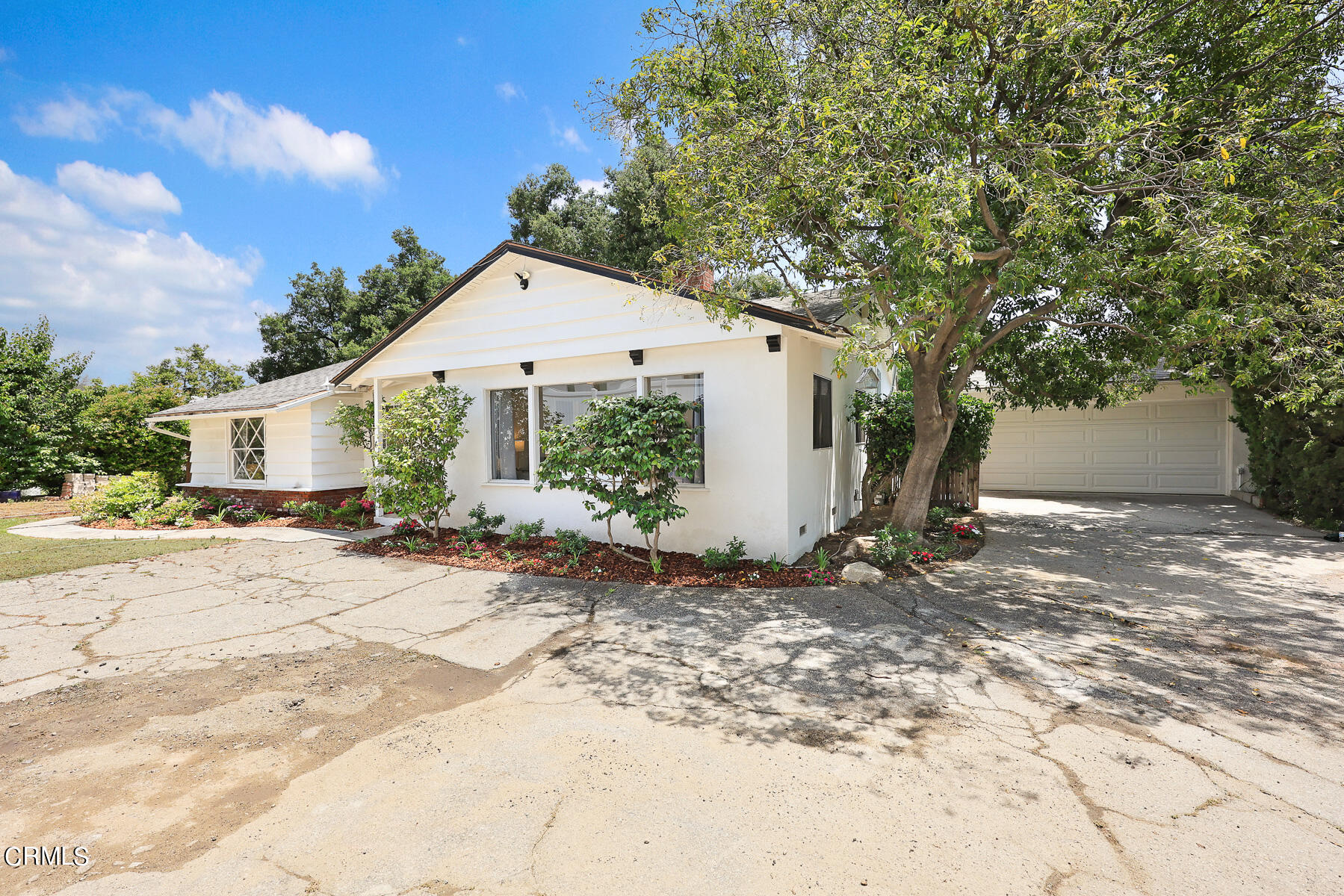 636 Knight Way La Canada Flintridge, CA 91011 - Photo 3 of 44 a view of a house with a yard