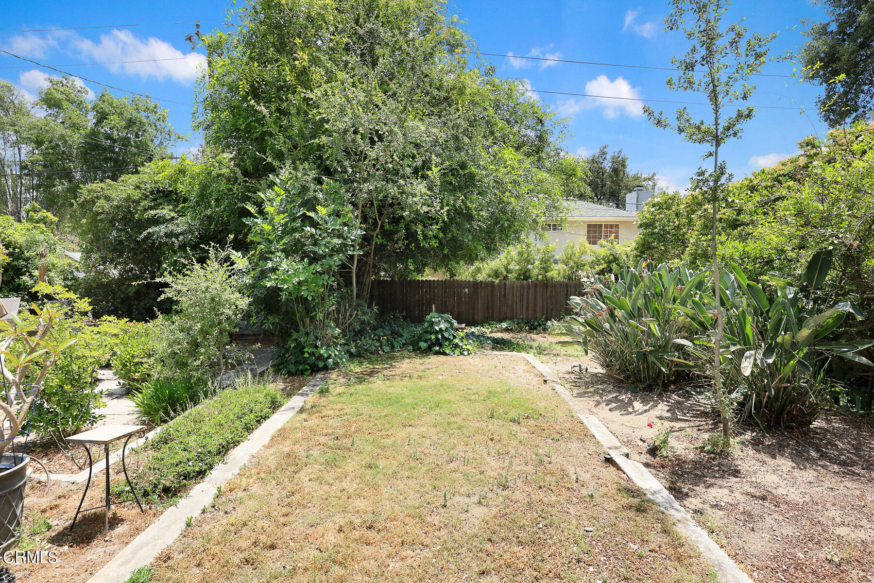 636 Knight Way La Canada Flintridge, CA 91011 - Photo 31 of 44 a view of a yard with plants and trees
