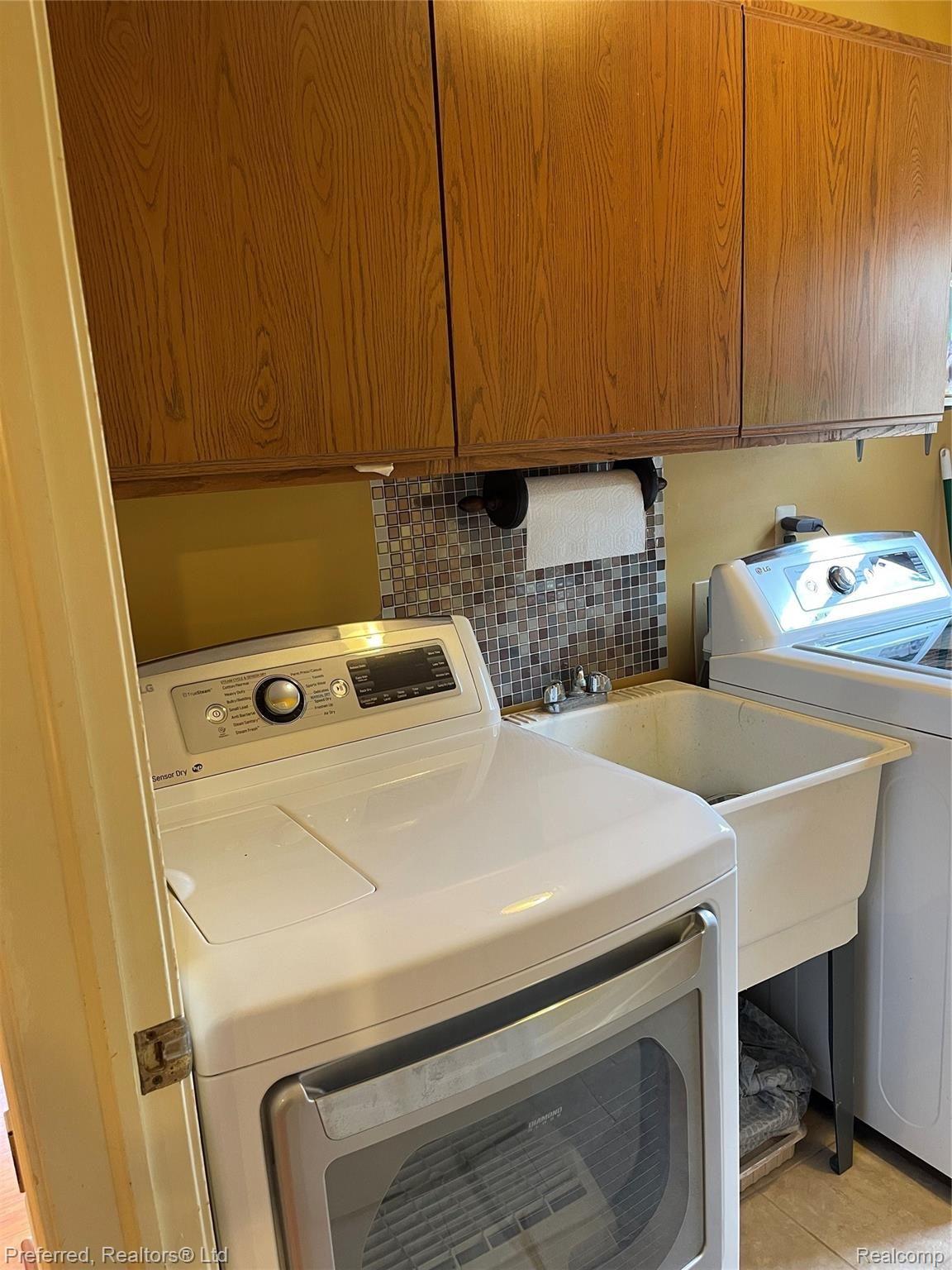 1974 Sexton Road Howell, MI 48843 - Photo 16 of 49 First Floor Laundry