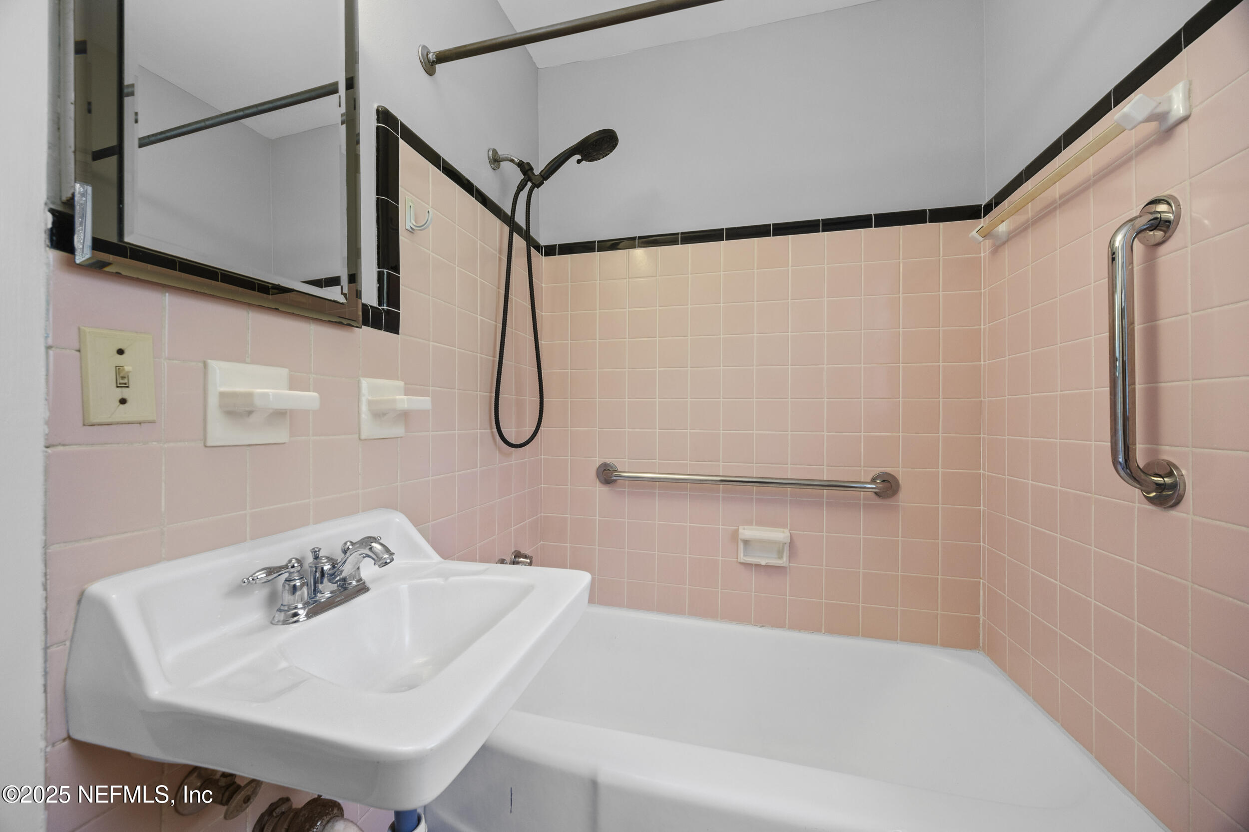 9730 Doolittle Road Jacksonville, FL 32246 - Photo 26 of 51 Guest Bathroom
