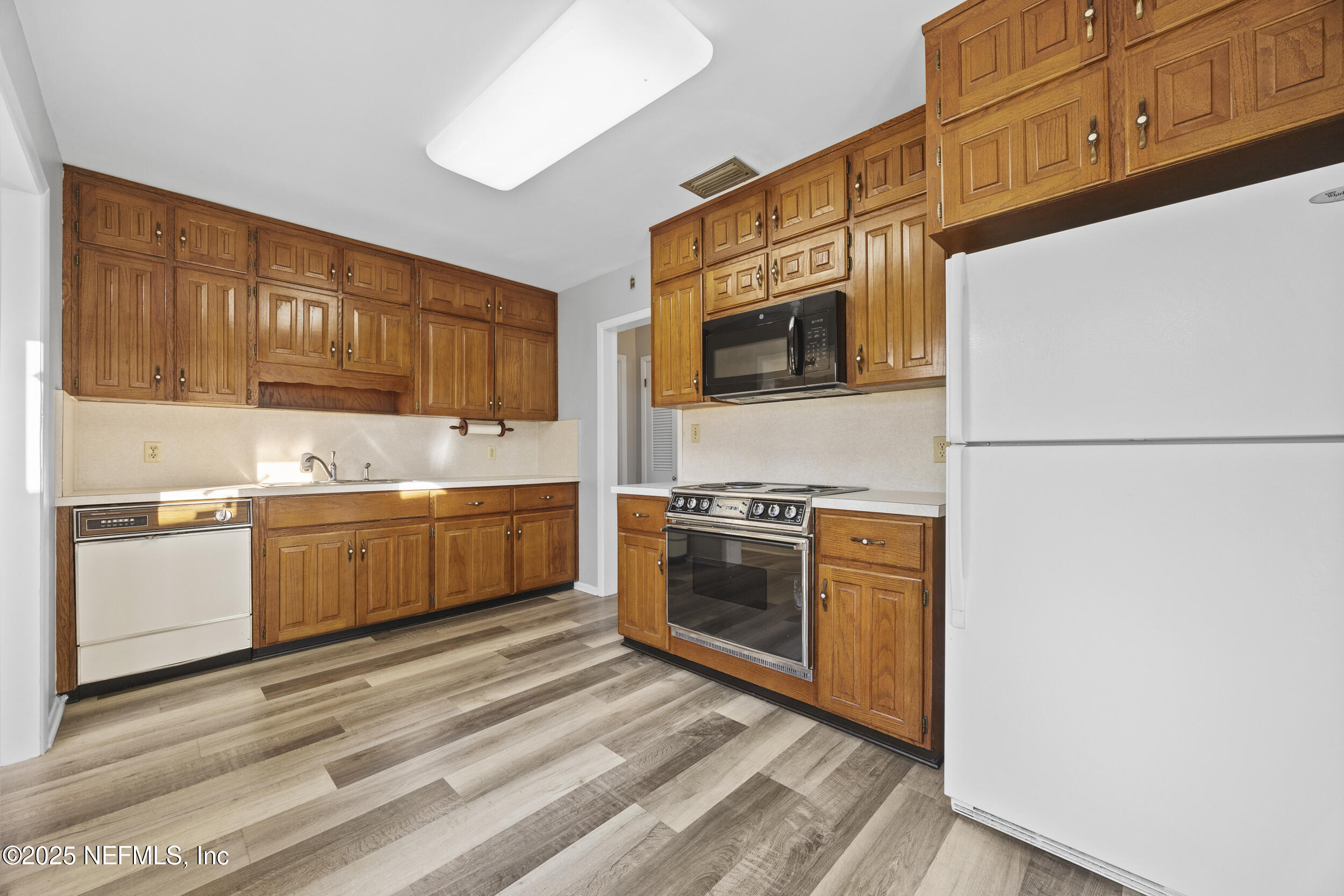 9730 Doolittle Road Jacksonville, FL 32246 - Photo 9 of 51 Kitchen