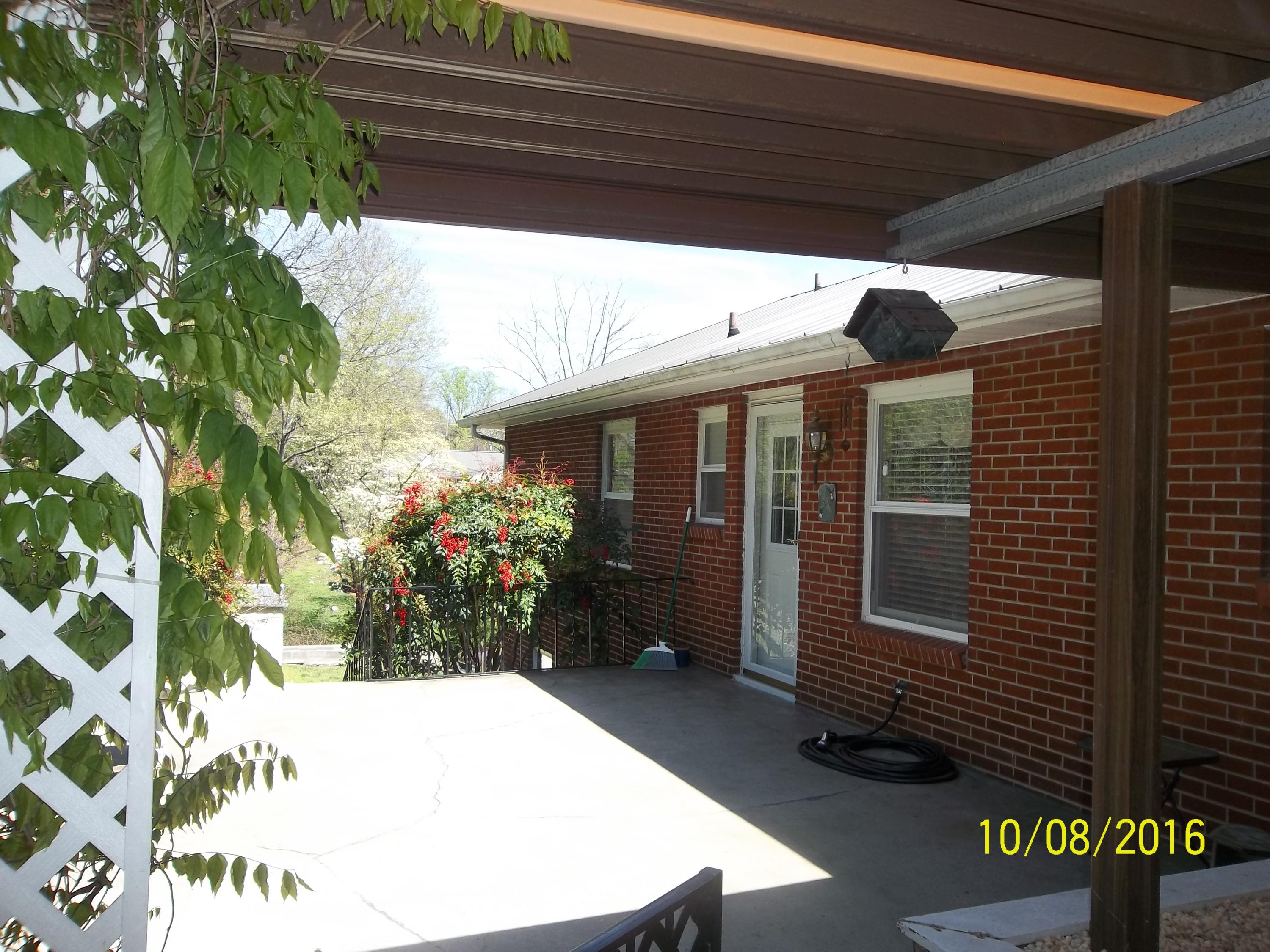 104 Maple Lane Oak Ridge, TN 37830 - Photo 3 of 29 100_1422