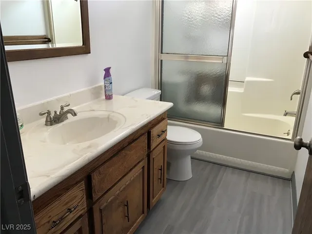 $2,300 | 6271 Cedarwood Avenue, Las Vegas, NV 89103