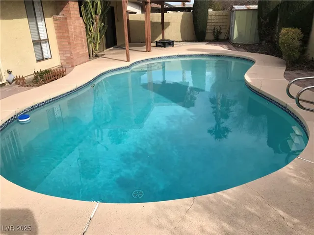 $2,300 | 6271 Cedarwood Avenue, Las Vegas, NV 89103