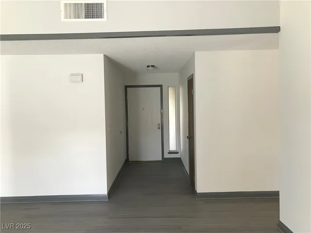 $2,300 | 6271 Cedarwood Avenue, Las Vegas, NV 89103