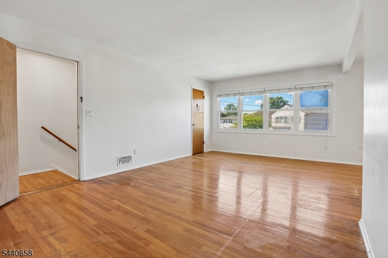 345 Trotting Road Union, NJ 07083 - Photo 19 of 43