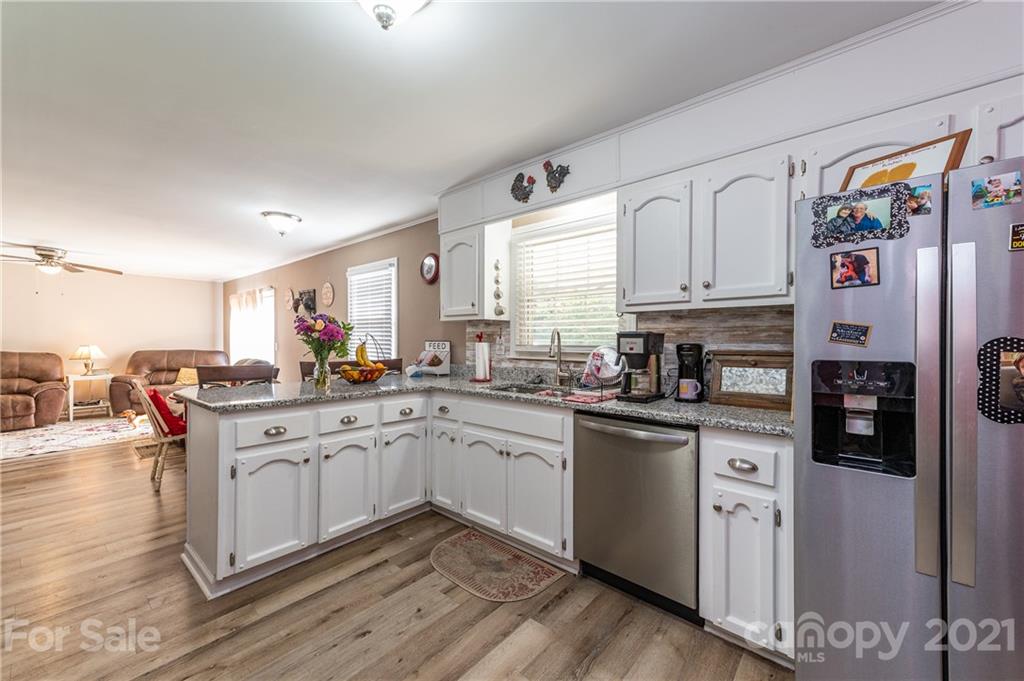 2428 Union Road Gastonia, NC 28054 - Photo 9 of 28 Gallery Image 9