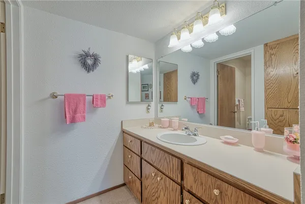 $169,500 | 10 Royale Avenue, Unit 13A2, Lakeport, CA 95453