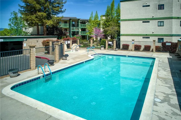 $169,500 | 10 Royale Avenue, Unit 13A2, Lakeport, CA 95453