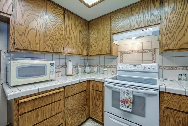 $169,500 | 10 Royale Avenue, Unit 13A2, Lakeport, CA 95453