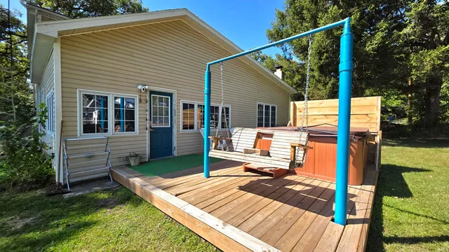 $589,000 | 7891 North Tippecanoe Drive, Walkerton, IN 46574