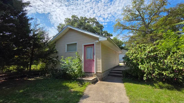 $589,000 | 7891 North Tippecanoe Drive, Walkerton, IN 46574