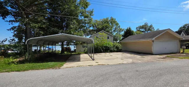 $589,000 | 7891 North Tippecanoe Drive, Walkerton, IN 46574