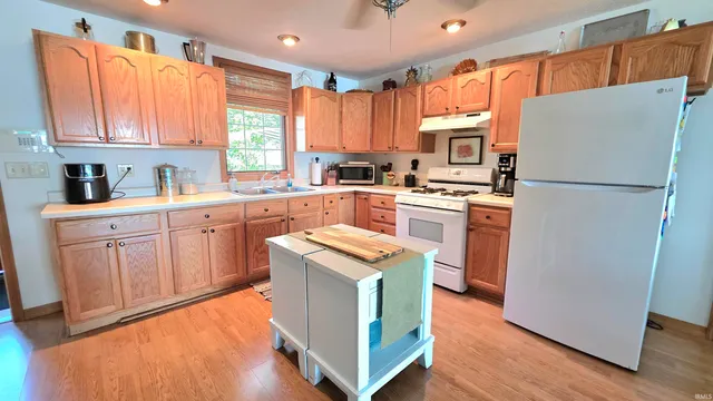 $589,000 | 7891 North Tippecanoe Drive, Walkerton, IN 46574