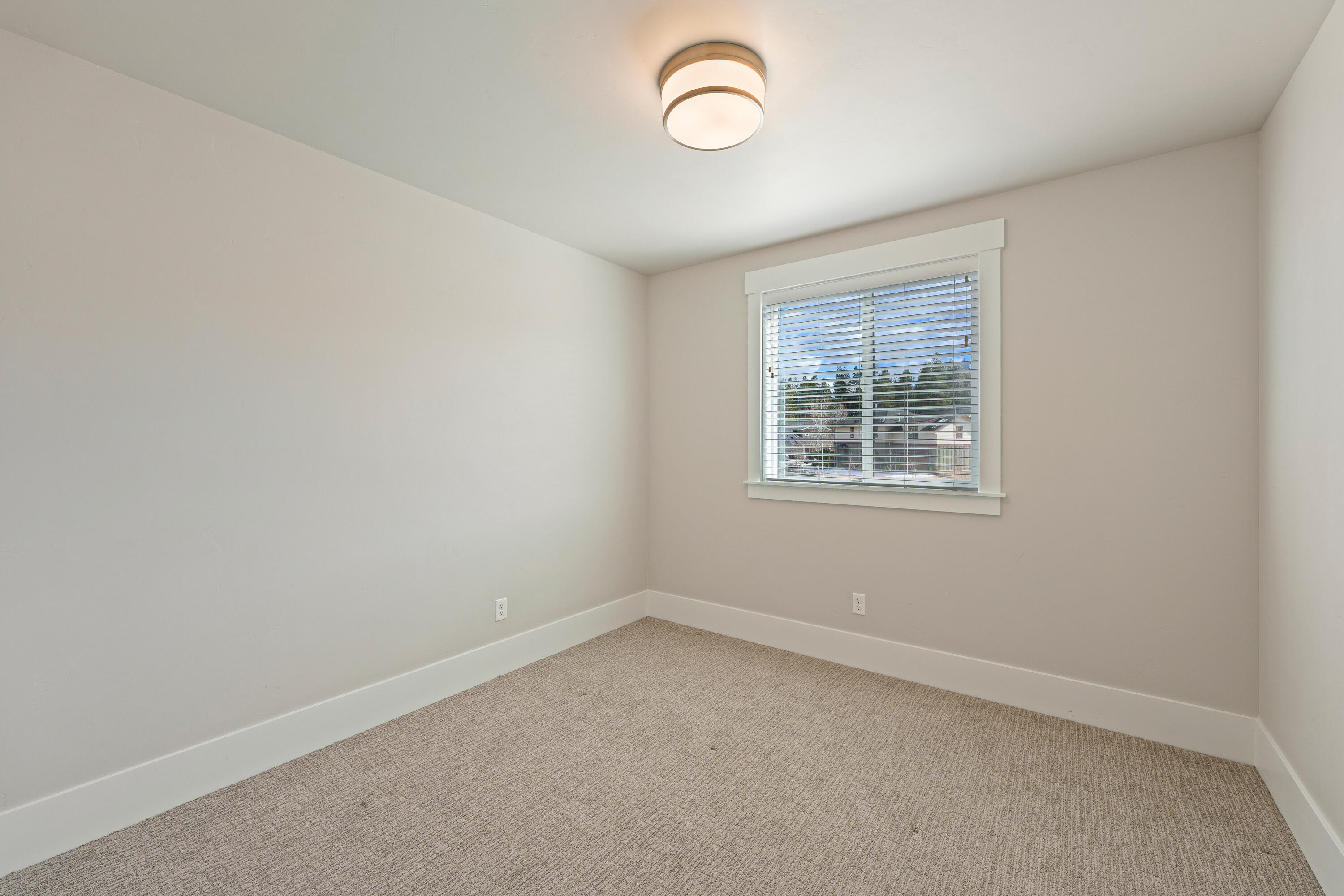 2296 Northwest Skyline Ranch Road Bend, OR 97703 - Photo 24 of 36 Guest Room 1