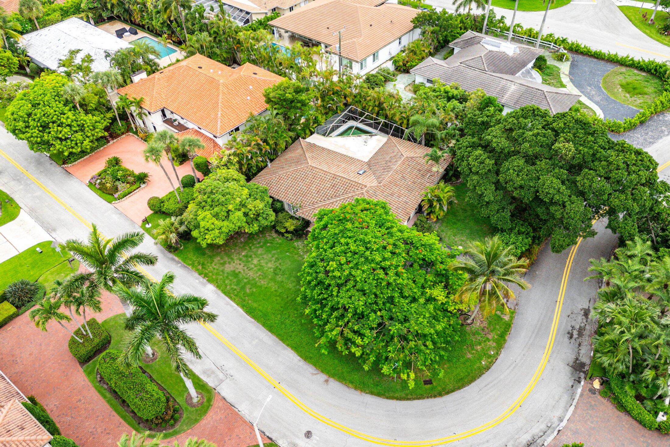 706 Marble Way Boca Raton, FL 33432 - Photo 6 of 15 009-706MarbleWay-BocaRaton-FL-33432-SMAL