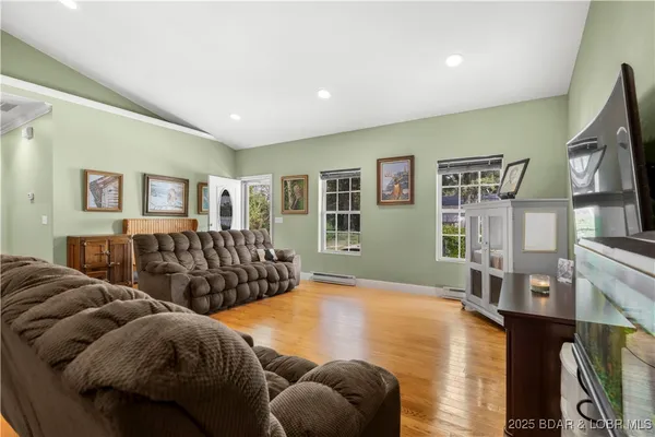 $230,000 | 207 Greenwich Avenue, Eldon, MO 65026