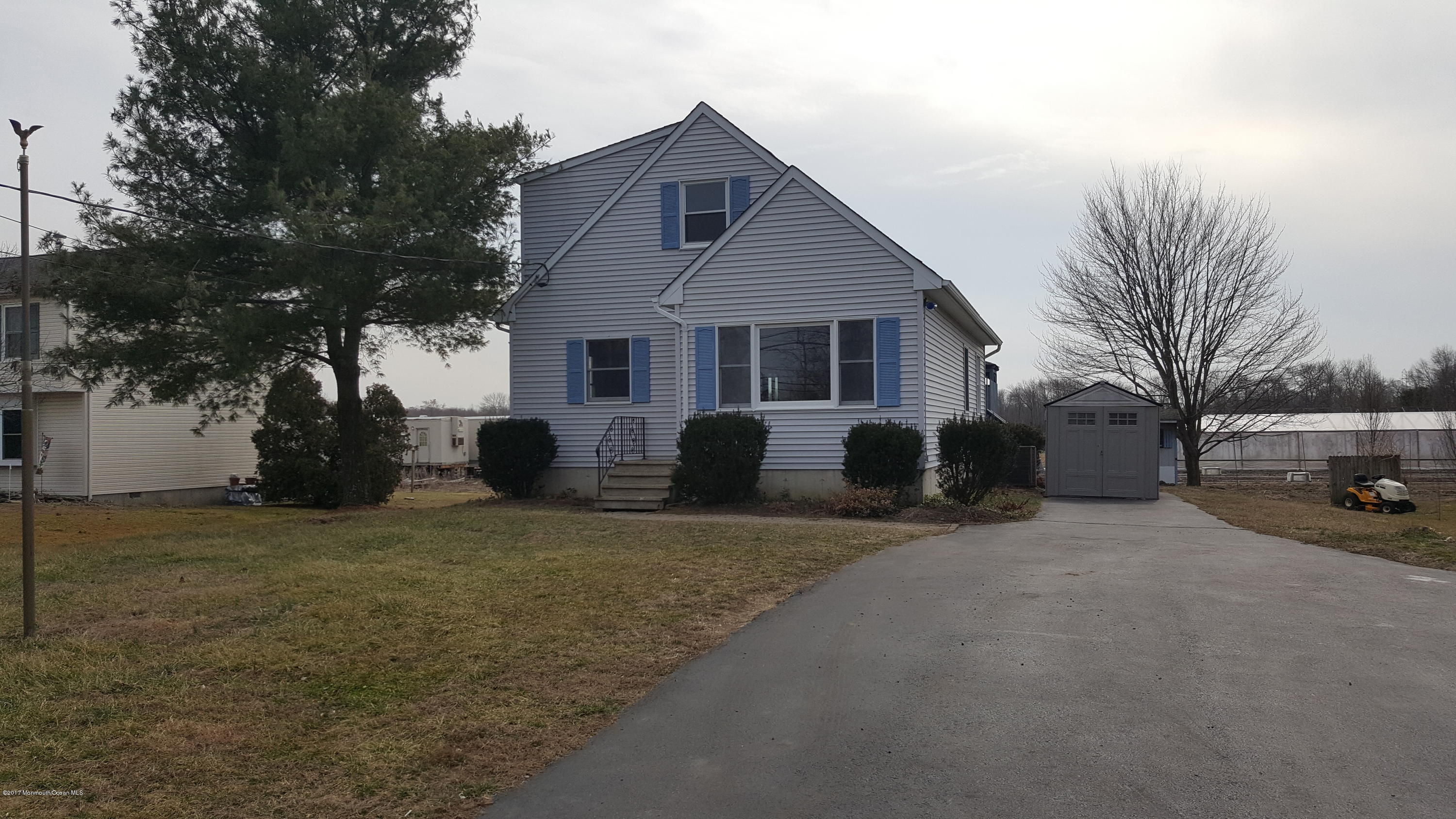 90 Jacobstown Road New Egypt, NJ 08533 - Photo 2 of 22 90 Jacobs 02